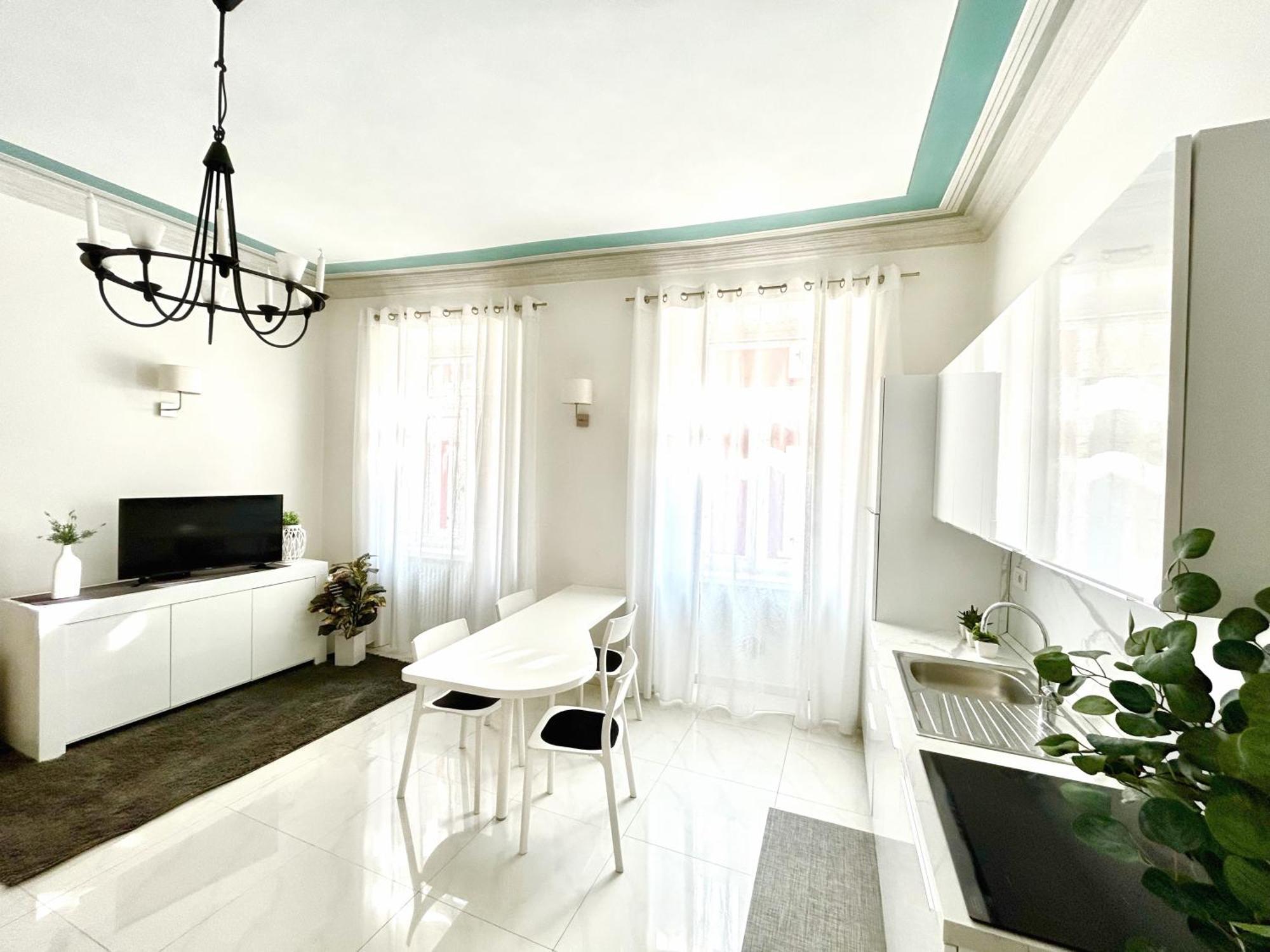 Althamer Palace Apartments Arco Bagian luar foto