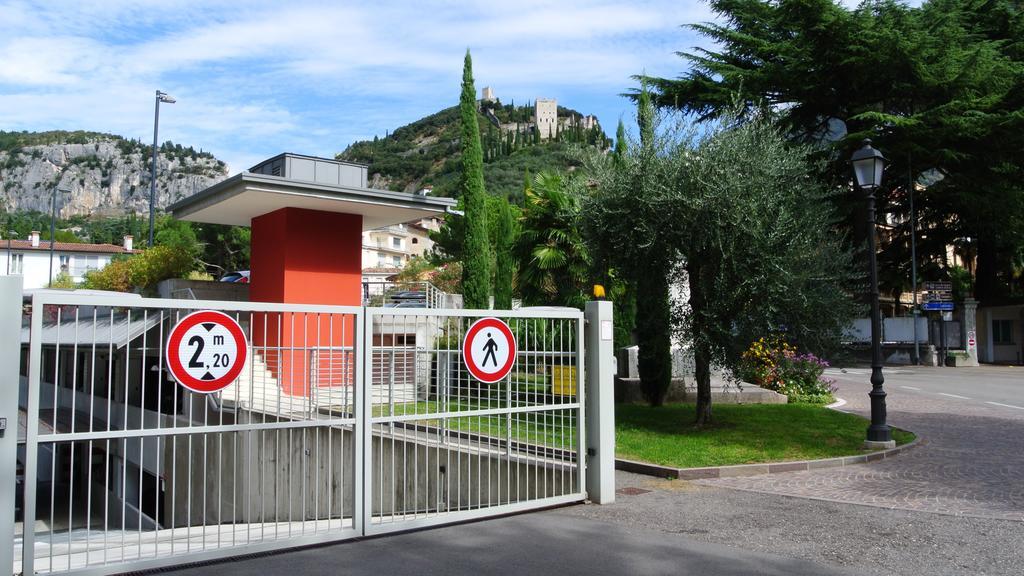 Althamer Palace Apartments Arco Bagian luar foto